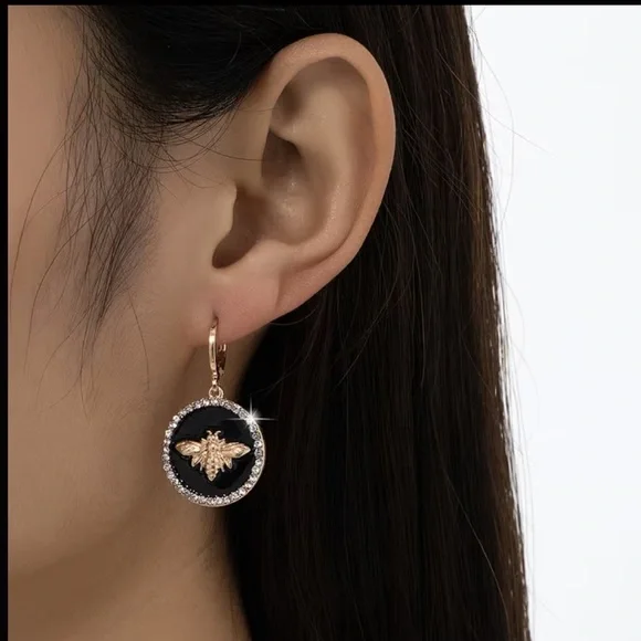 Bee Earrings - Picture 14 of 16